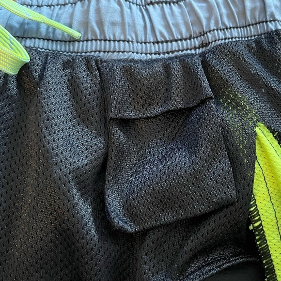 🏃‍♀️ Nike Running Shorts | Women’s Size Small | Black, Gray & Neon | Has Flaws! - Picture 5 of 15